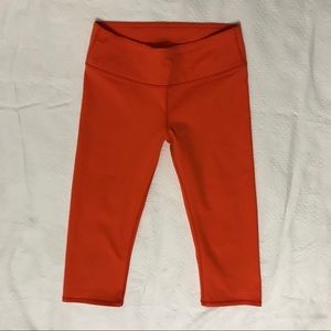 Fabletics Knee Cropped Sport Pants Size XXS   A-28